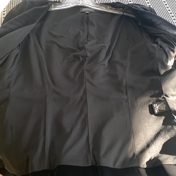 Adrienne Papell Boutique Black Velvet Jacket w/ embellishments. 100% silk lining - Picture 10 of 10